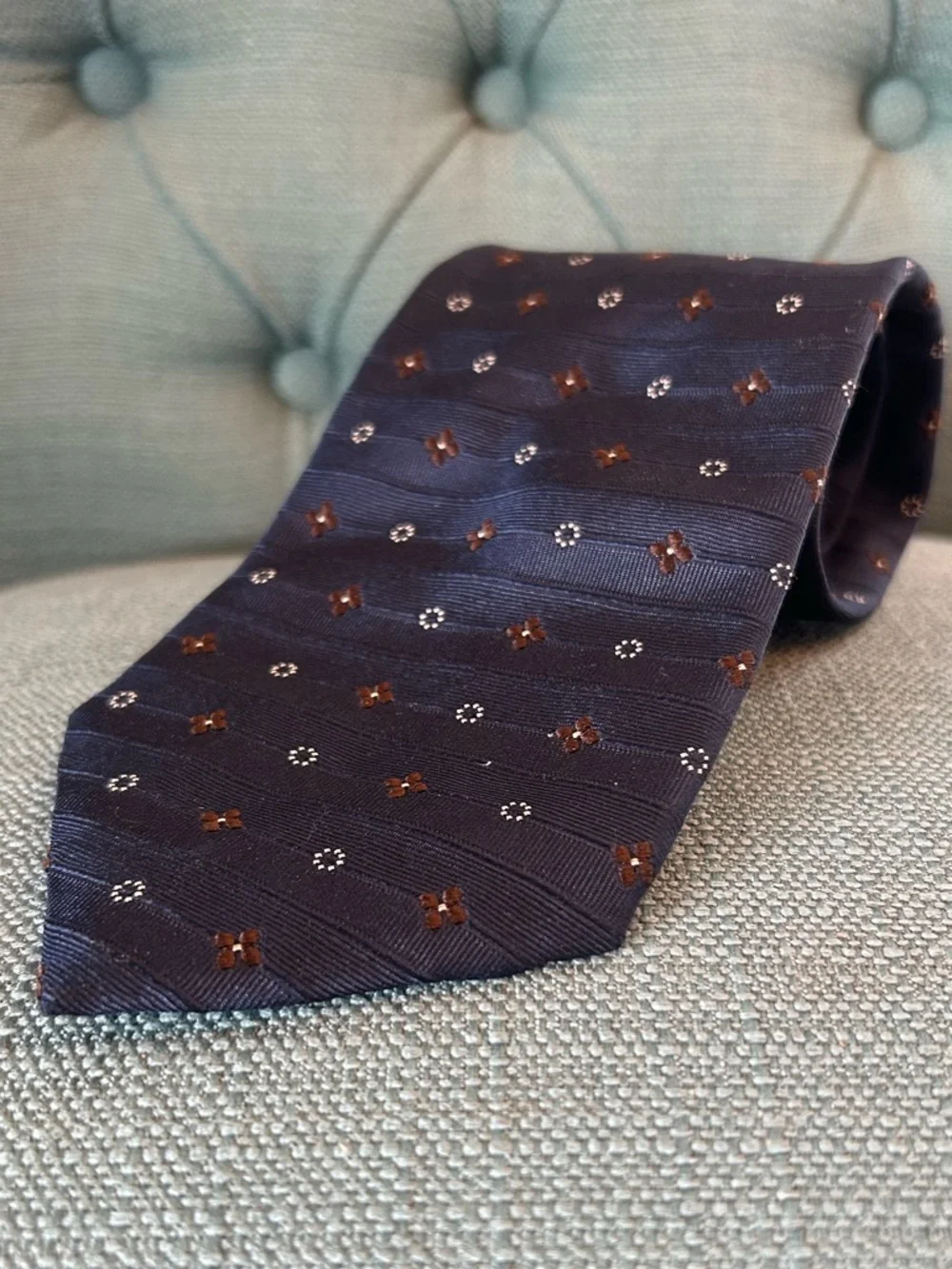 Daniel Cremieux navy tie
